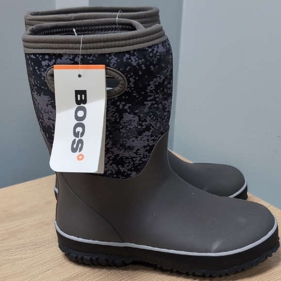 BOGS BNWT Kids' Waterproof Boots - Black and Gray Size 4 Youth Rsted To -30c - Picture 1 of 7